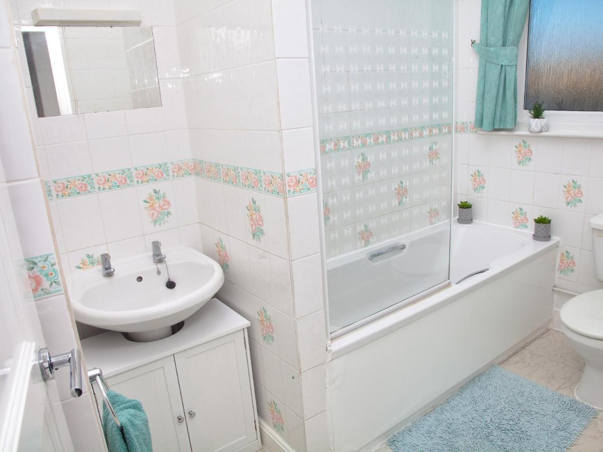 Weymouth Bay Apartment B Bagian luar foto
